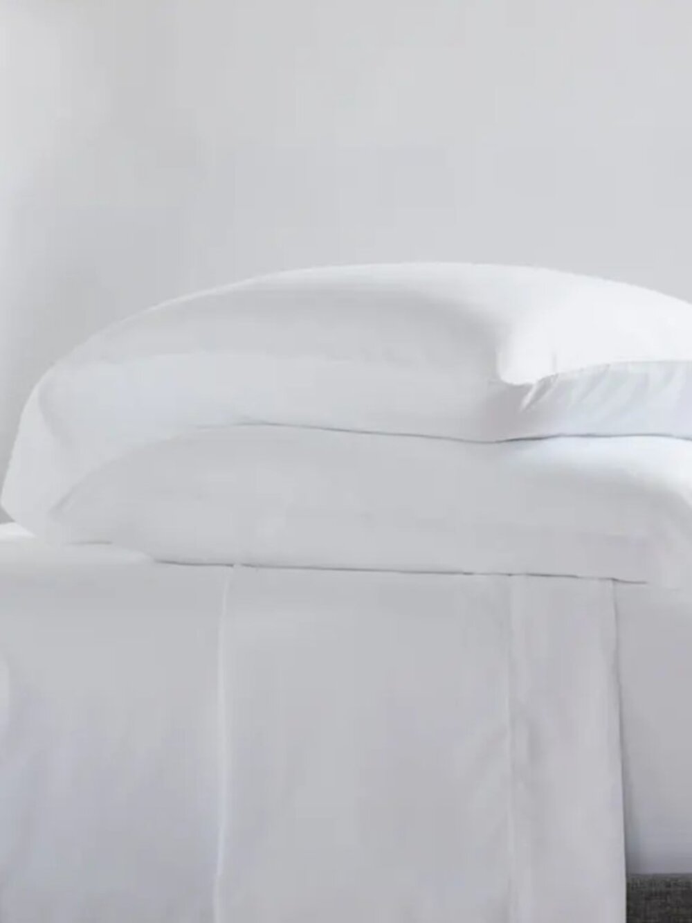 NWT Serta Classic Bedding Bundle: Sheets, Pillows, Mattress Protector (Full) - Picture 2 of 7